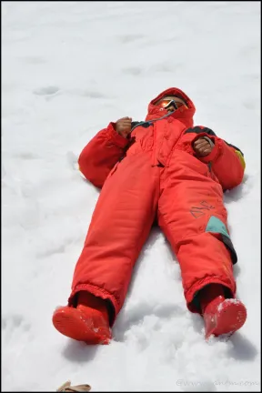 aarush trying to make snowangel