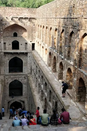 agrasen ki baoli