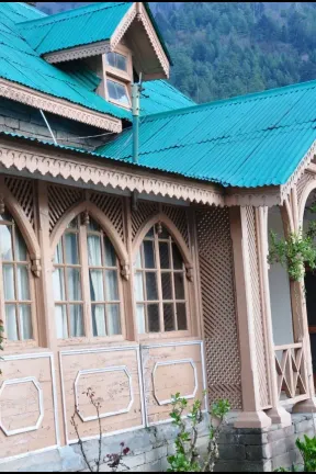 hptdc hotel at sarahan