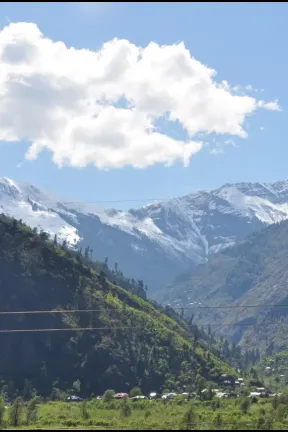 looking at kullu valley from naggar