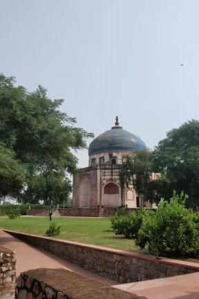 nila gumbad blue dome