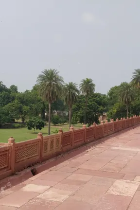 paved walkways khiyabans